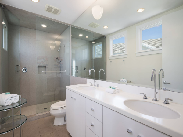 Amazing 5 Bedroom Beachfront Home in Destin with Sunset View